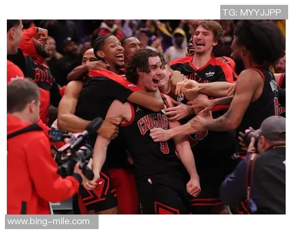 绝杀之战：吉迪弑君黑鹰噬旧主，紫金三席无相取首级的传奇故事