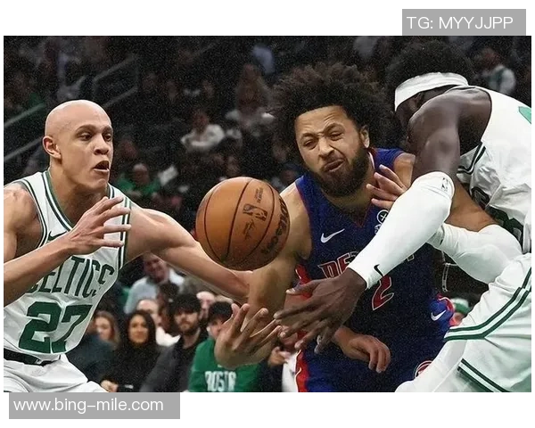 美职篮新赛季东部展望：绿军重建之路与三强争霸的激烈对决