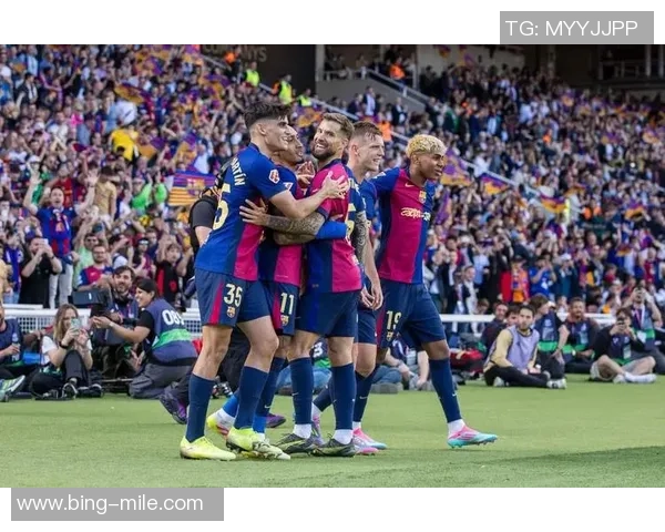 巴萨全新第四球衣发布向2005年经典国家德比致敬 巴萨全新第四球衣发布向2005年经典国家德比致敬