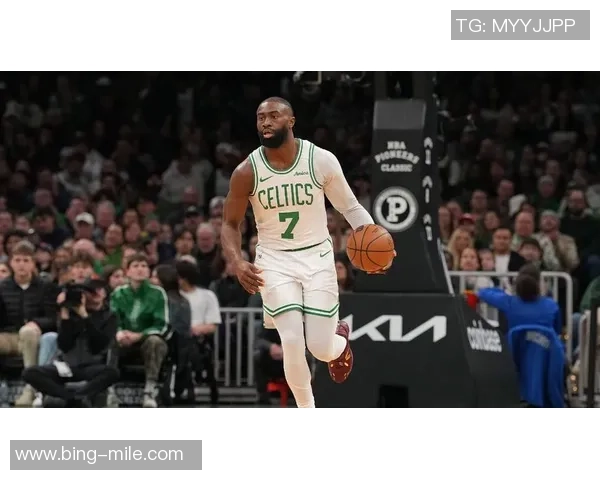 NBA新赛季小前锋评选结果揭晓杰伦布朗荣膺最佳称号