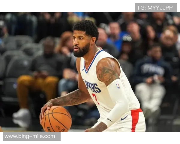 保罗乔治表现稳定12投6中贡献14分4篮板5助攻2抢断正负值高达9 保罗乔治表现稳定12投6中贡献14分4篮板5助攻2抢断正负值高达9