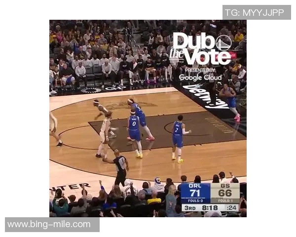 库里半场表现亮眼砍下15分5板4助助力球队取得领先