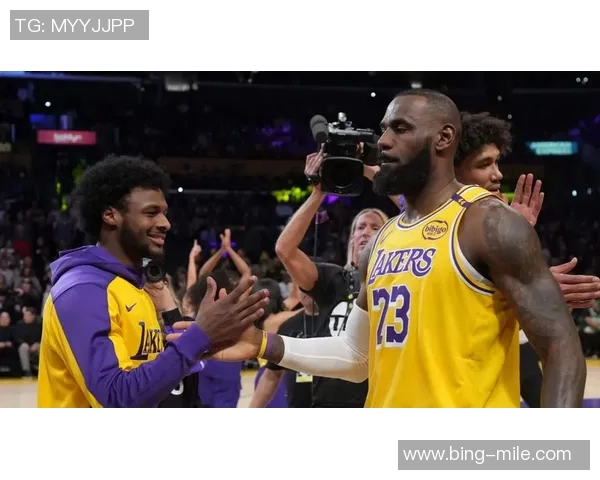 布朗尼揭晓音乐会首位舞者身份詹姆斯引发热议 布朗尼揭晓音乐会首位舞者身份詹姆斯引发热议